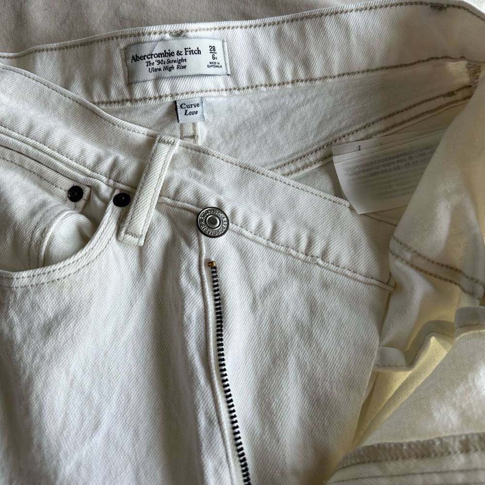 Abercrombie 90s straight ultra high-rise jean